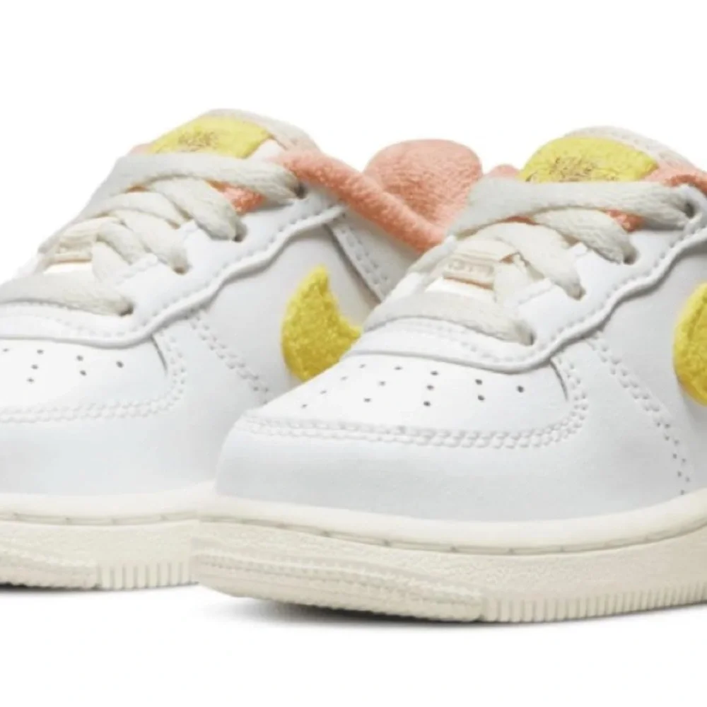 Nike TD Air Force 1 LV 8 in WHITE / YELLOW STRIKE / PHANTOM / PEARL WHITE size